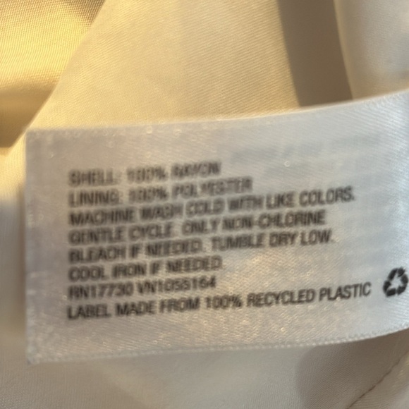 Chic Floral V-Neck Maxi Dress - Picture 15 of 16